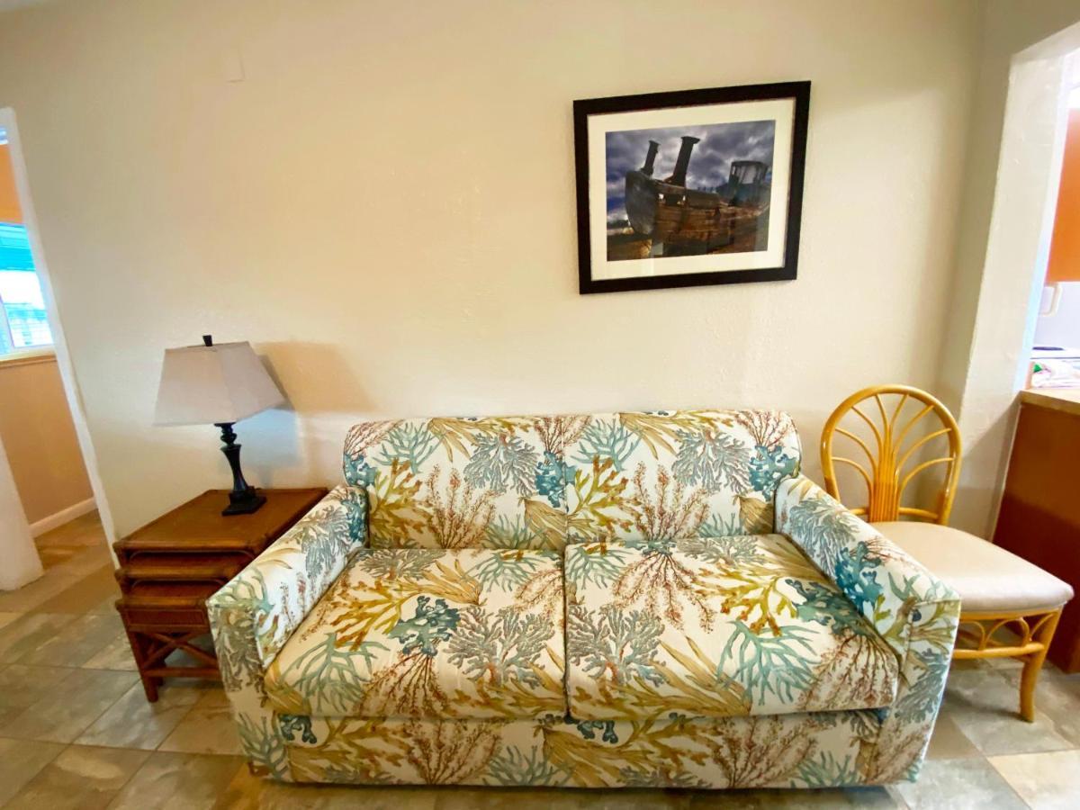 Nautical Watch Aparthotel Belleair Beach Buitenkant foto