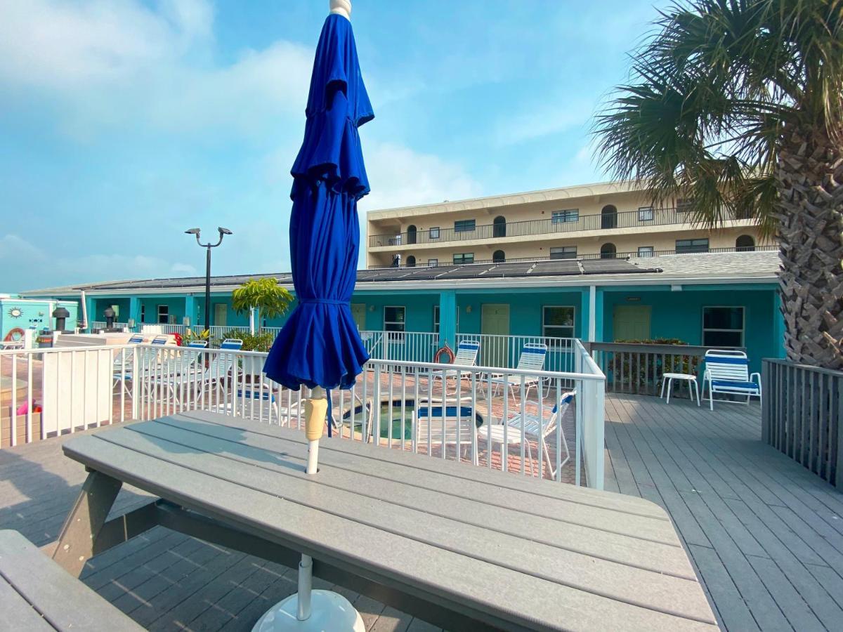 Nautical Watch Aparthotel Belleair Beach Buitenkant foto